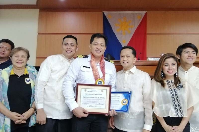 Filipino Ship Captain Manolo Ebora Honored for Bravery